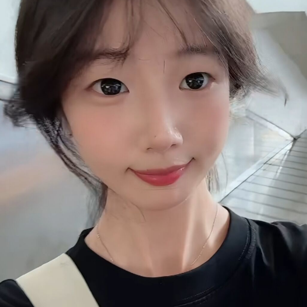 小小余