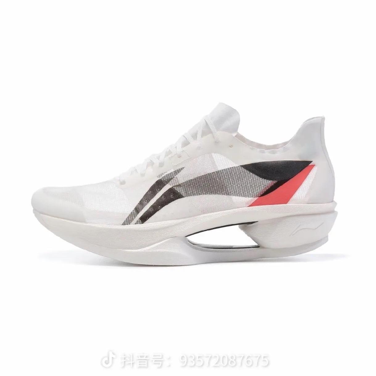 李宁龙雀