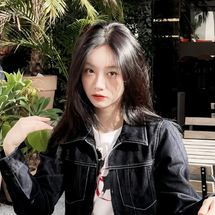 在伊