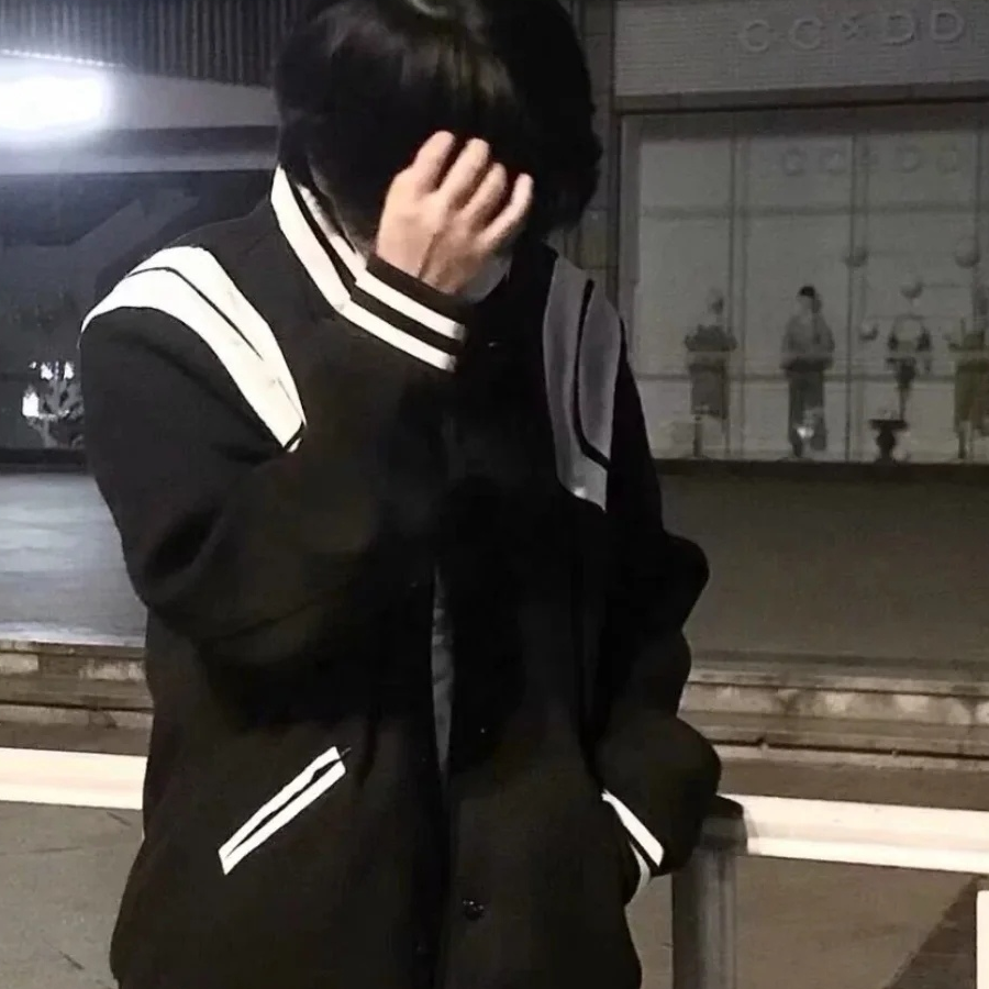 陌.