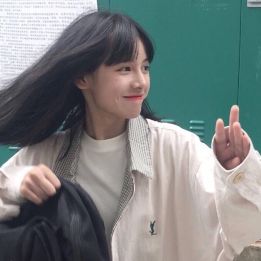 少年是否白衬衫