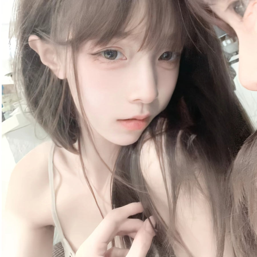 小E