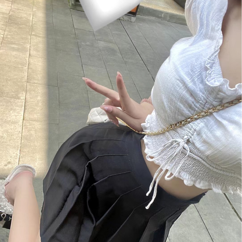 窃窃私语