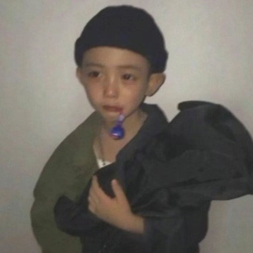 津津有味吃瓜群众白某人