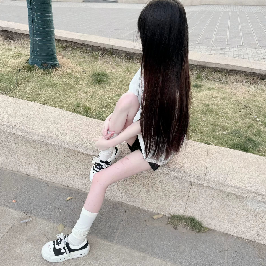 小婧.