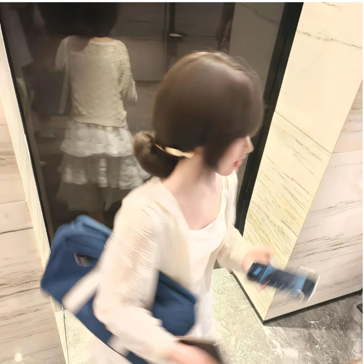 听闻小曼