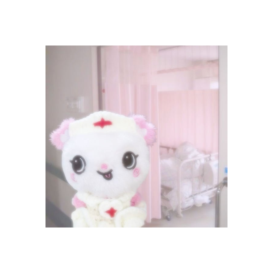 ξ( ✿＞◡❛)