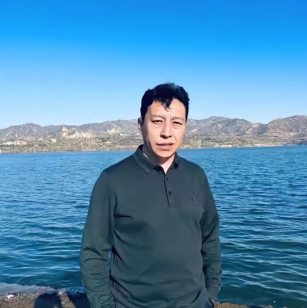 颜值炸裂的舰长