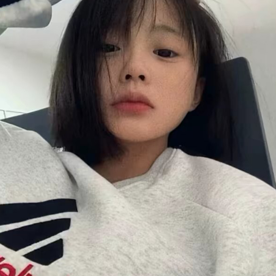 ∴