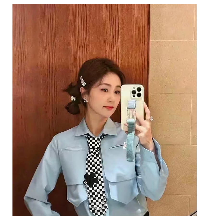 趁作者不在。
