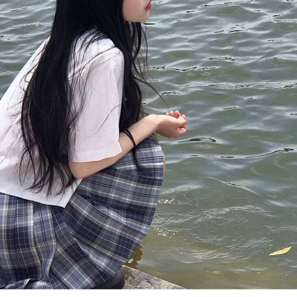 月光缝制裙摆