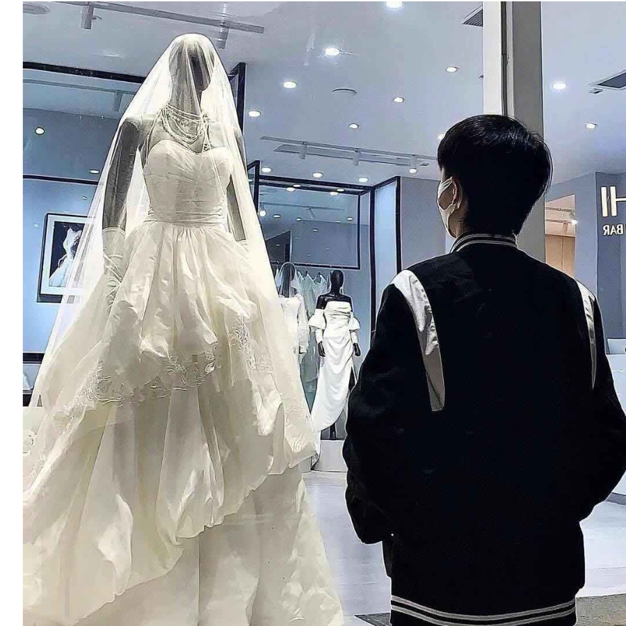 君临
