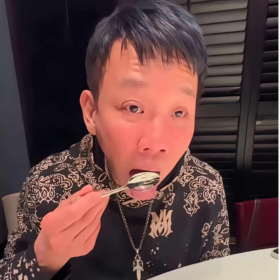 触不可及