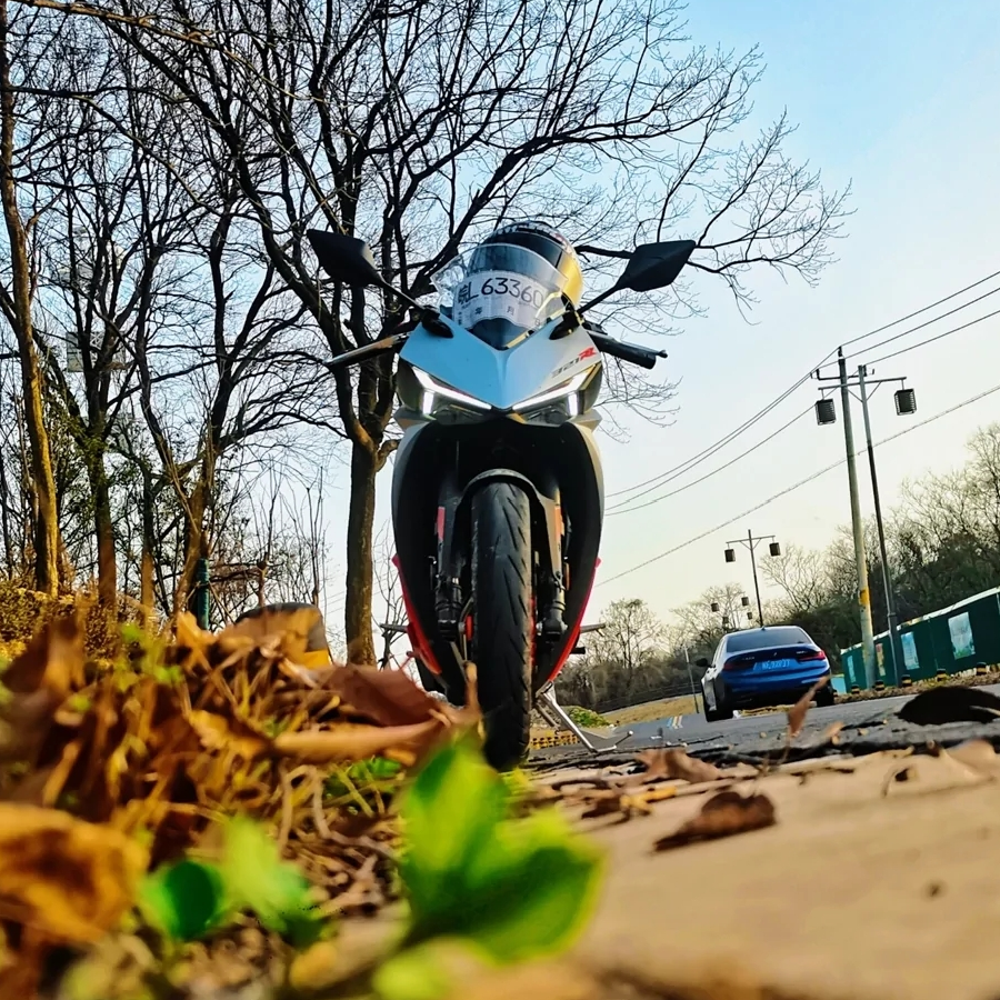 近距离接触