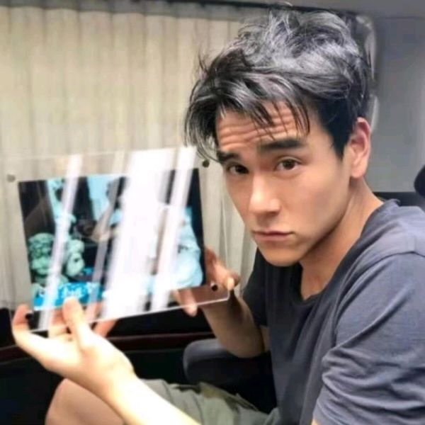 无敌暴龙战士1