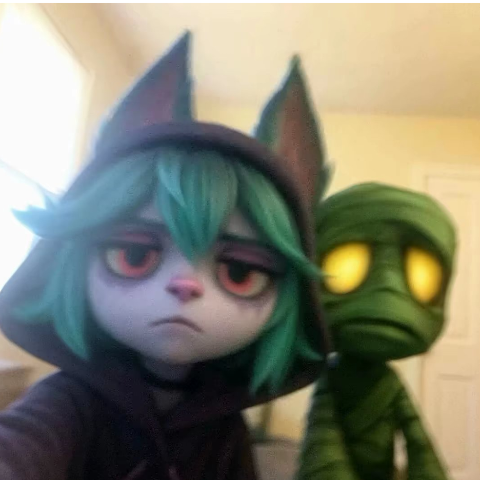 伊
