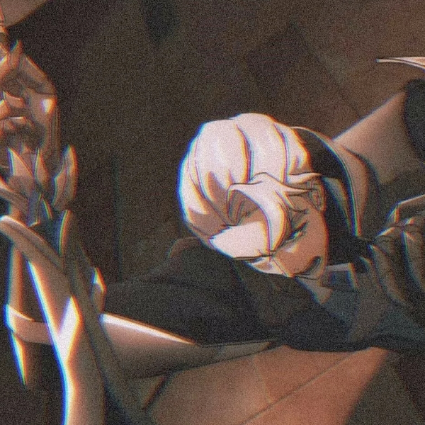 她变了