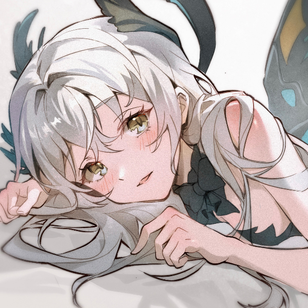 馠晗.