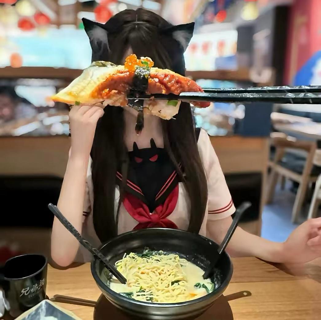 小饭团.