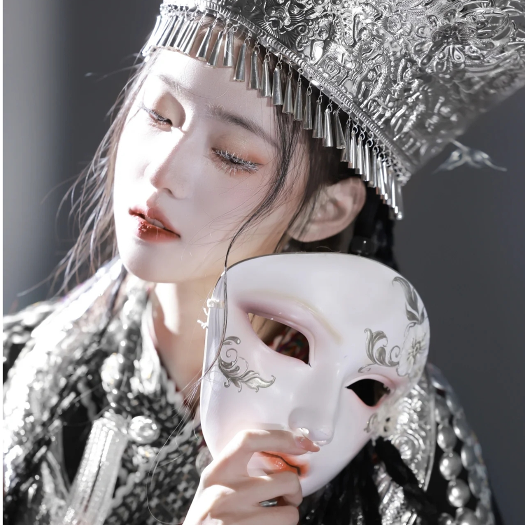 雾月下