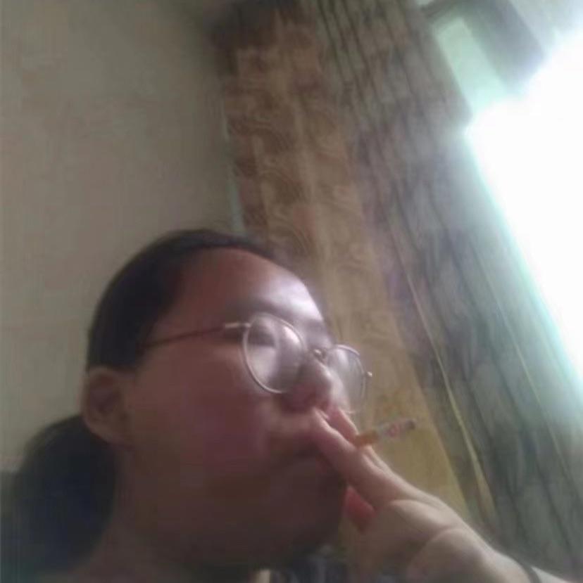 笑到模糊的代理人