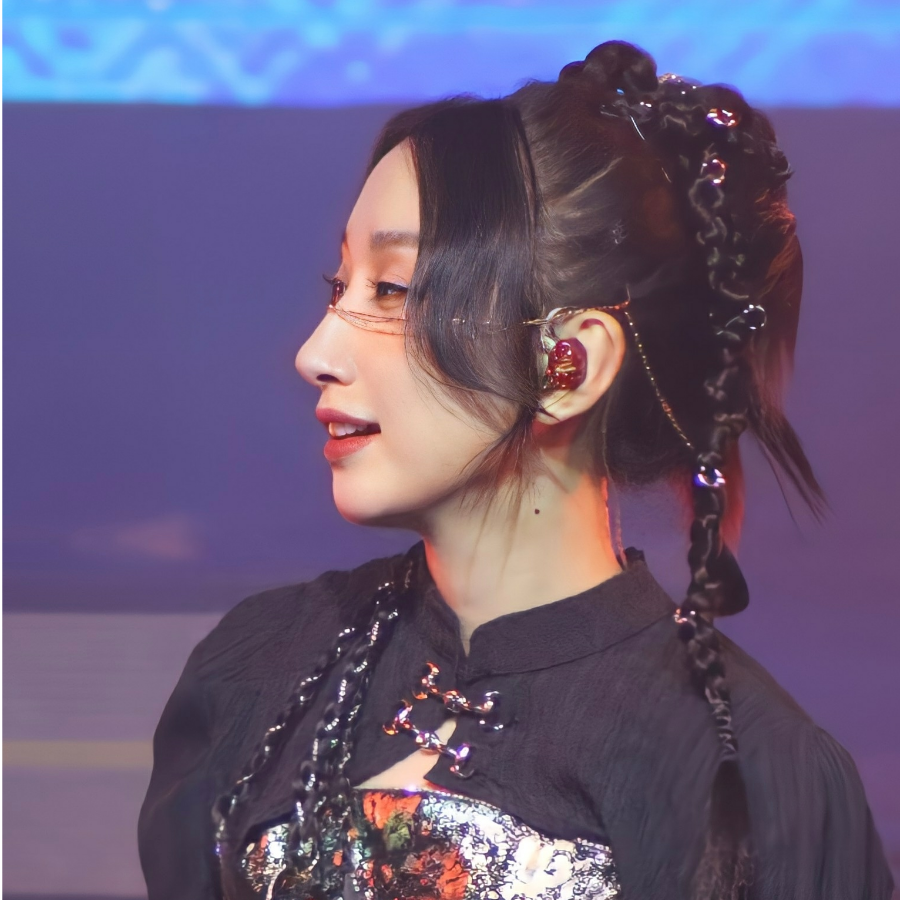 墨怪君