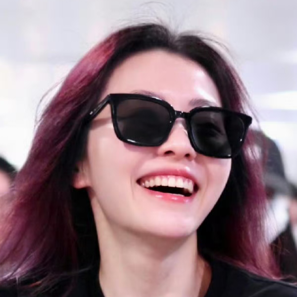 小婕.