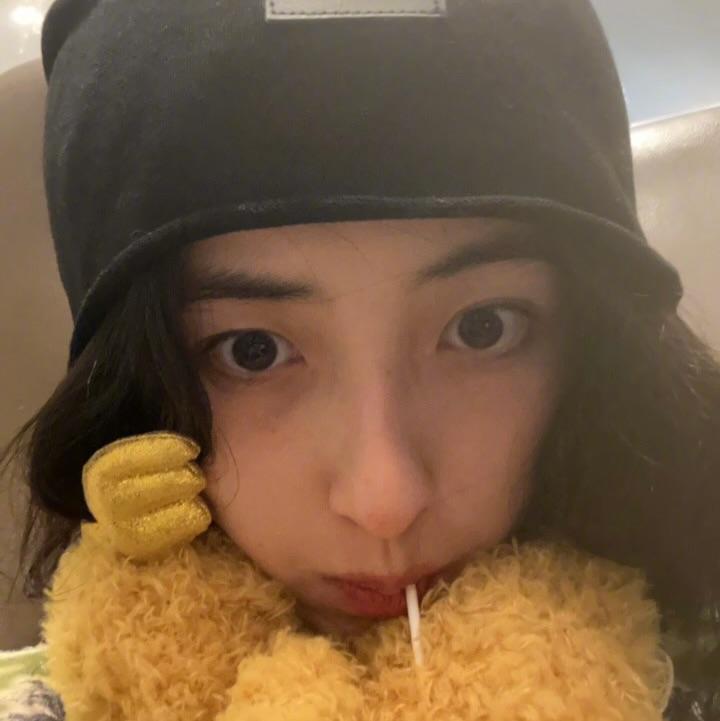 熬夜少女