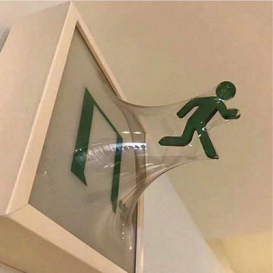 藏在花瓶里的蛋糕