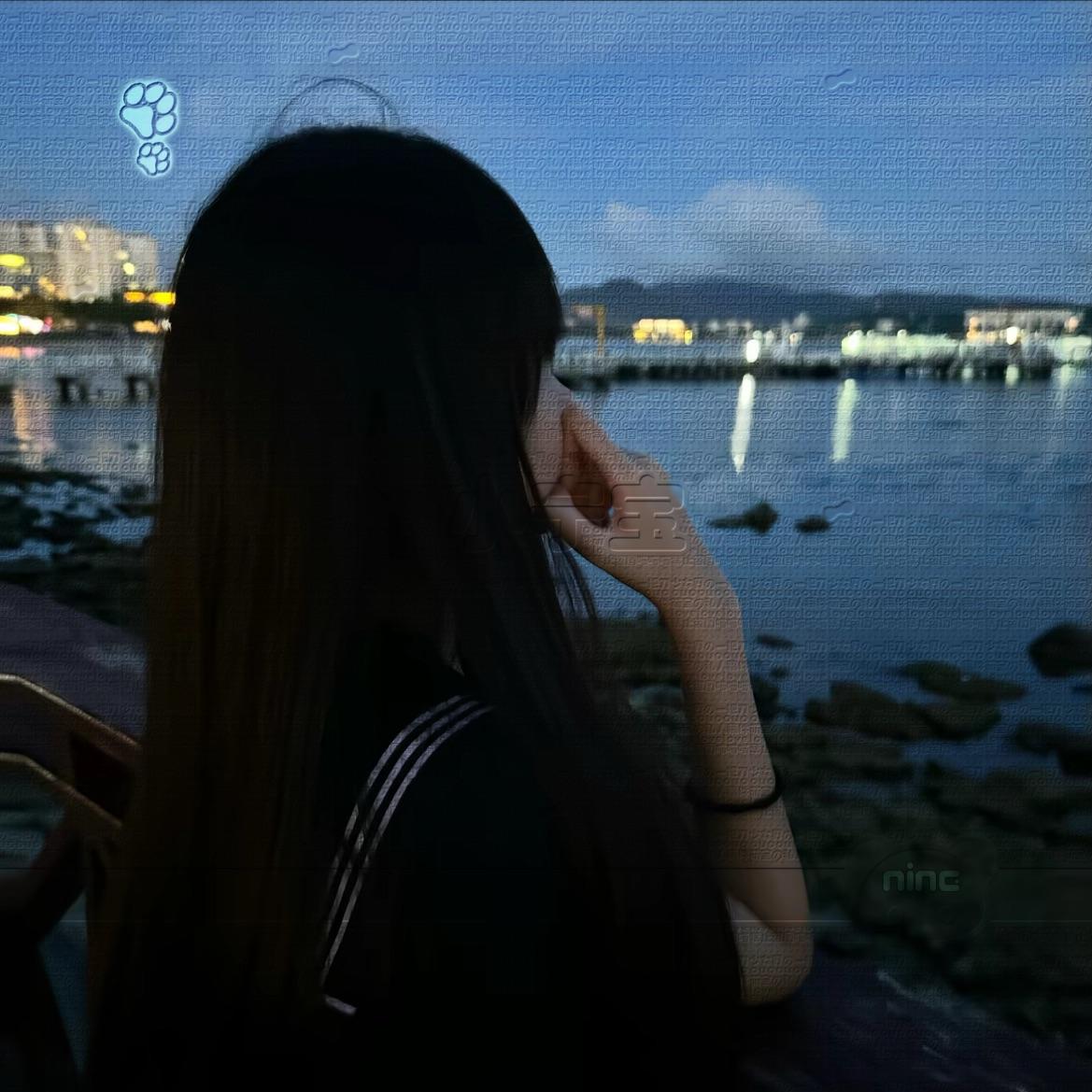 吻她脖子上的痣