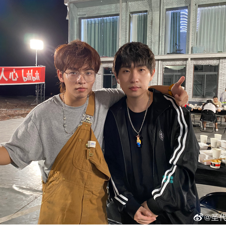 杯微不卑微
