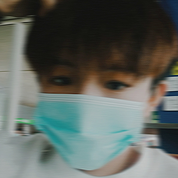 冰亦男孩小文