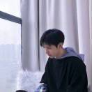 玥上柳梢头