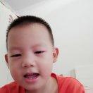 小何